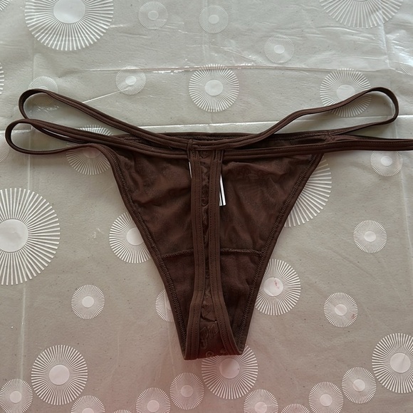 💖PINK Victoria’s Secret Panty Thong - Picture 8 of 11